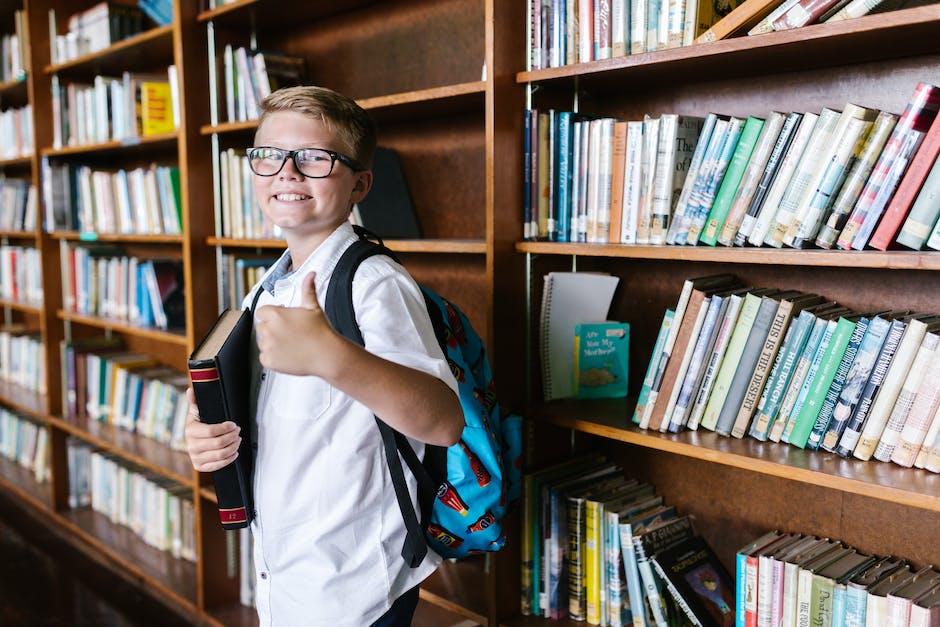 An image showing a student with a backpack and books, symbolizing the topic of positive study habits